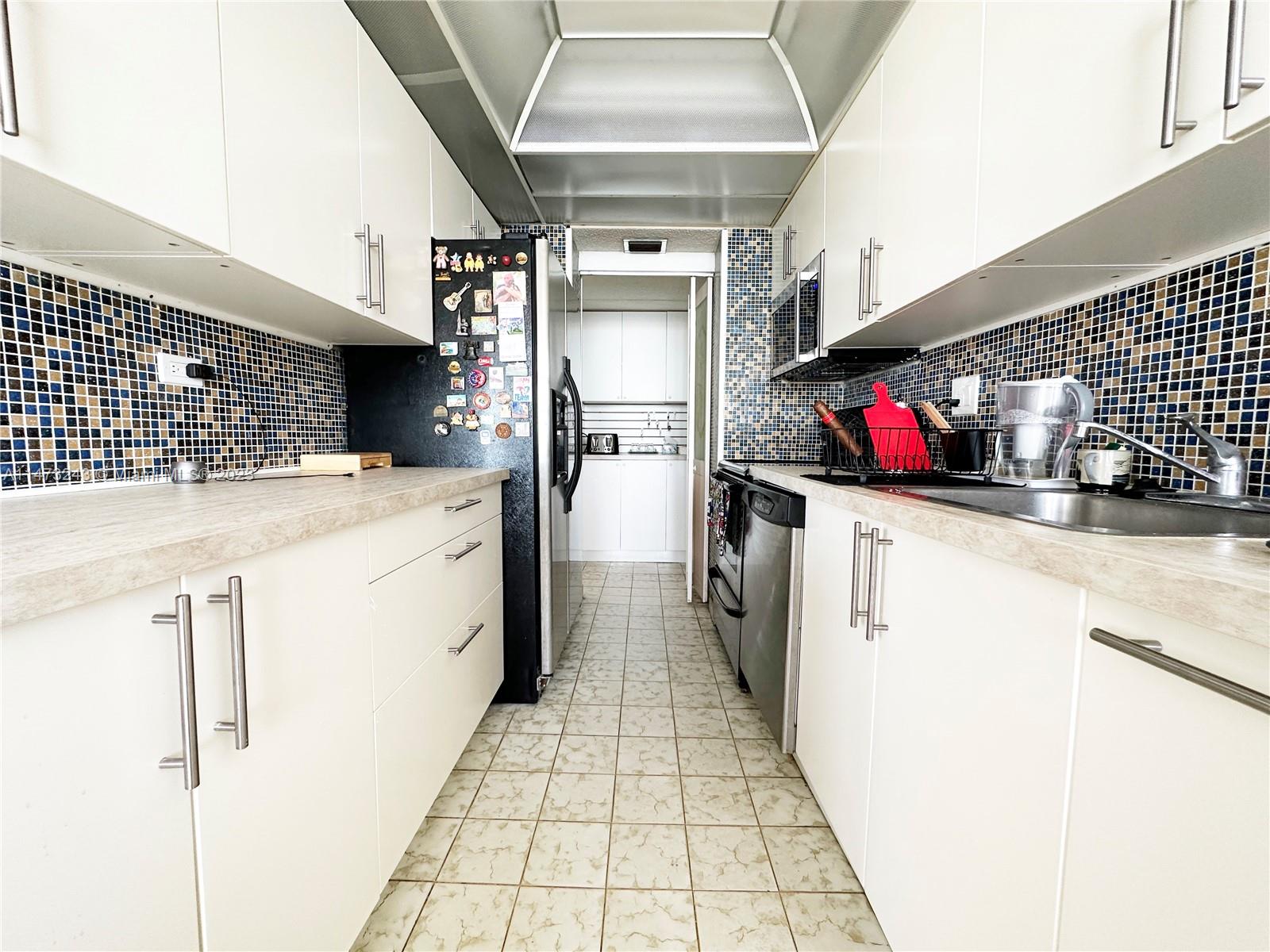 WINSTON TOWERS 200 - Residential Lease
