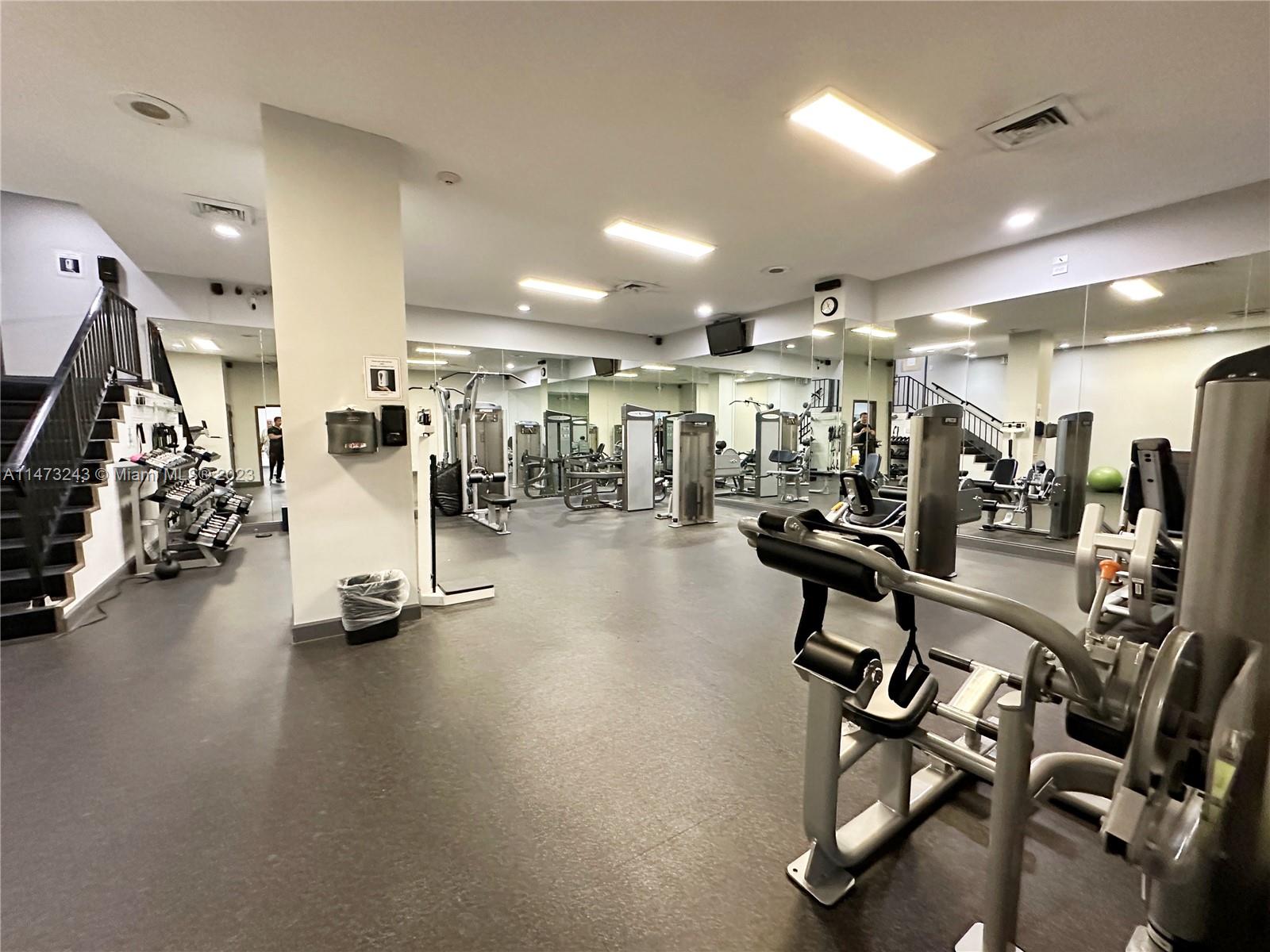 WINSTON TOWERS 200 - Residential Lease