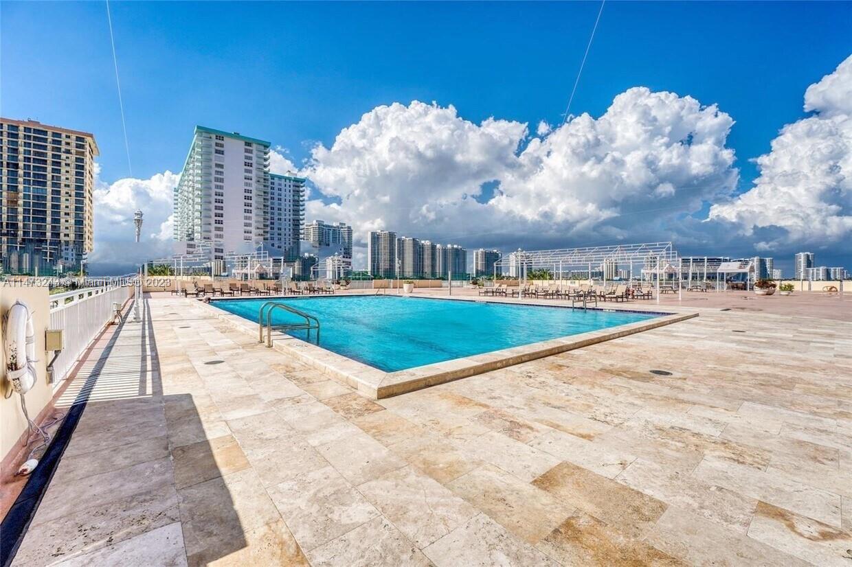 WINSTON TOWERS 200 - Residential Lease