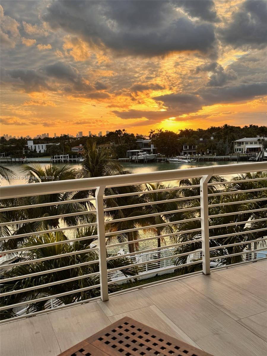 REGATTA AT INDIAN CREEK C - Residential Lease