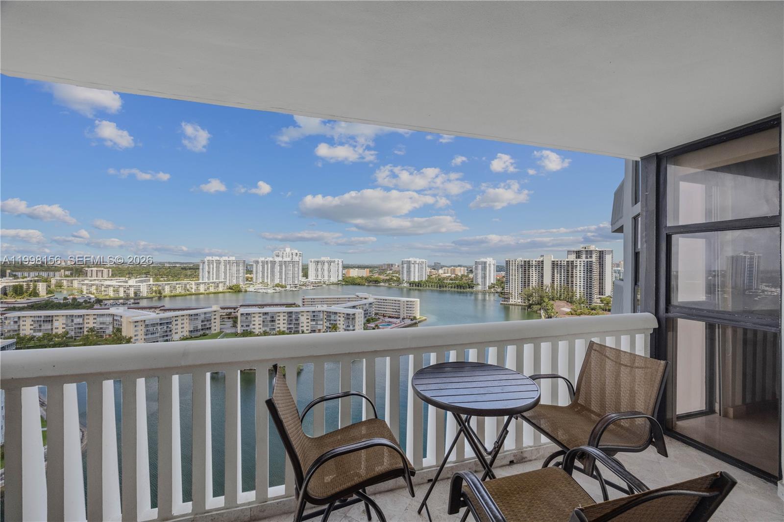 1000 ISL BLVD WILLIAMS IS - Residential
