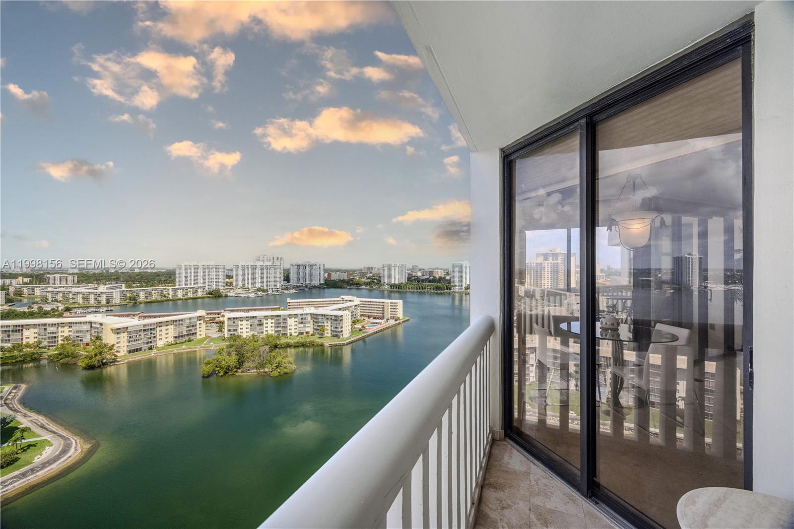 1000 ISL BLVD WILLIAMS IS - Residential