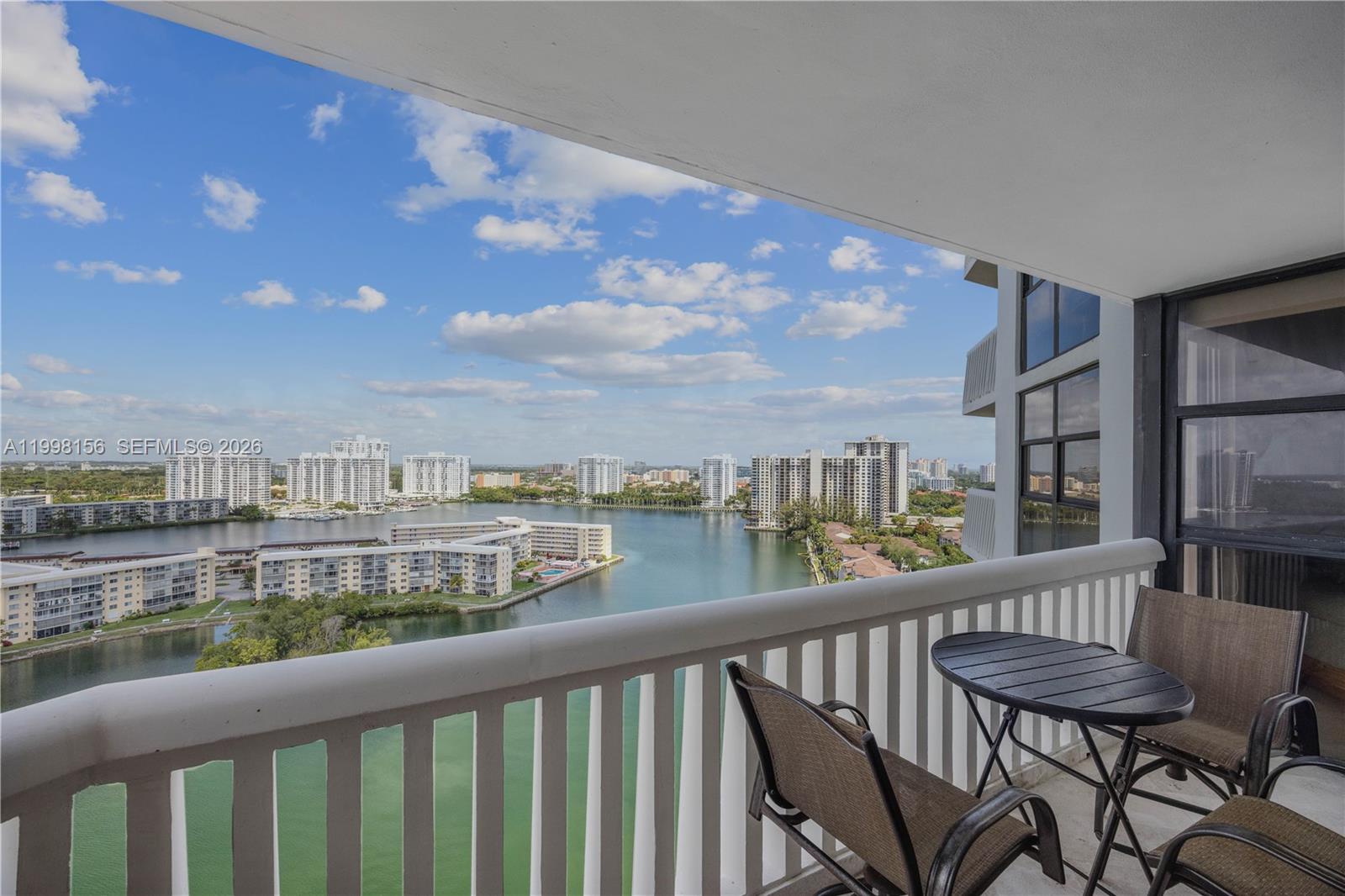 1000 ISL BLVD WILLIAMS IS - Residential