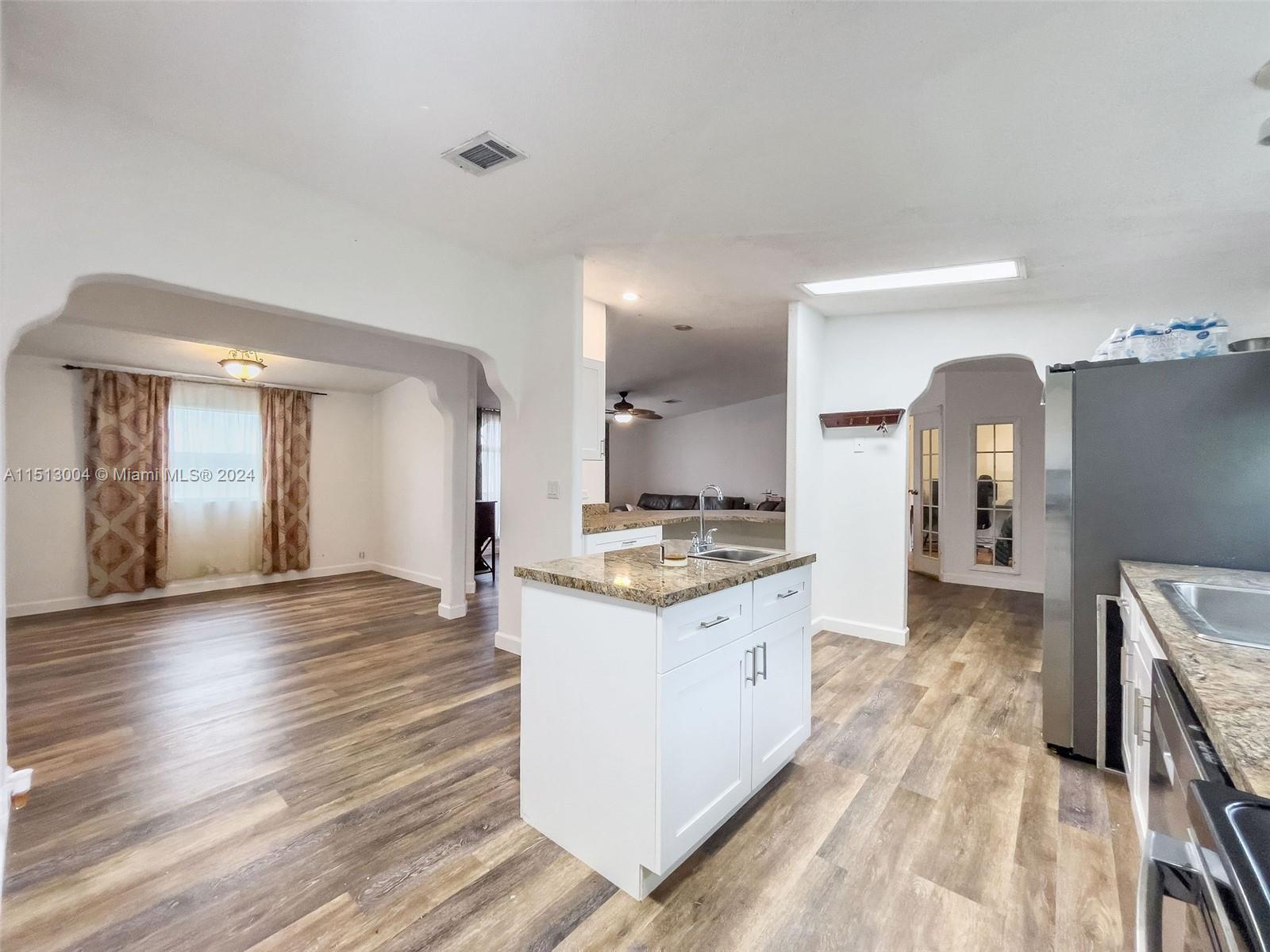 GATEWAY ESTATES PARK COND - Residential