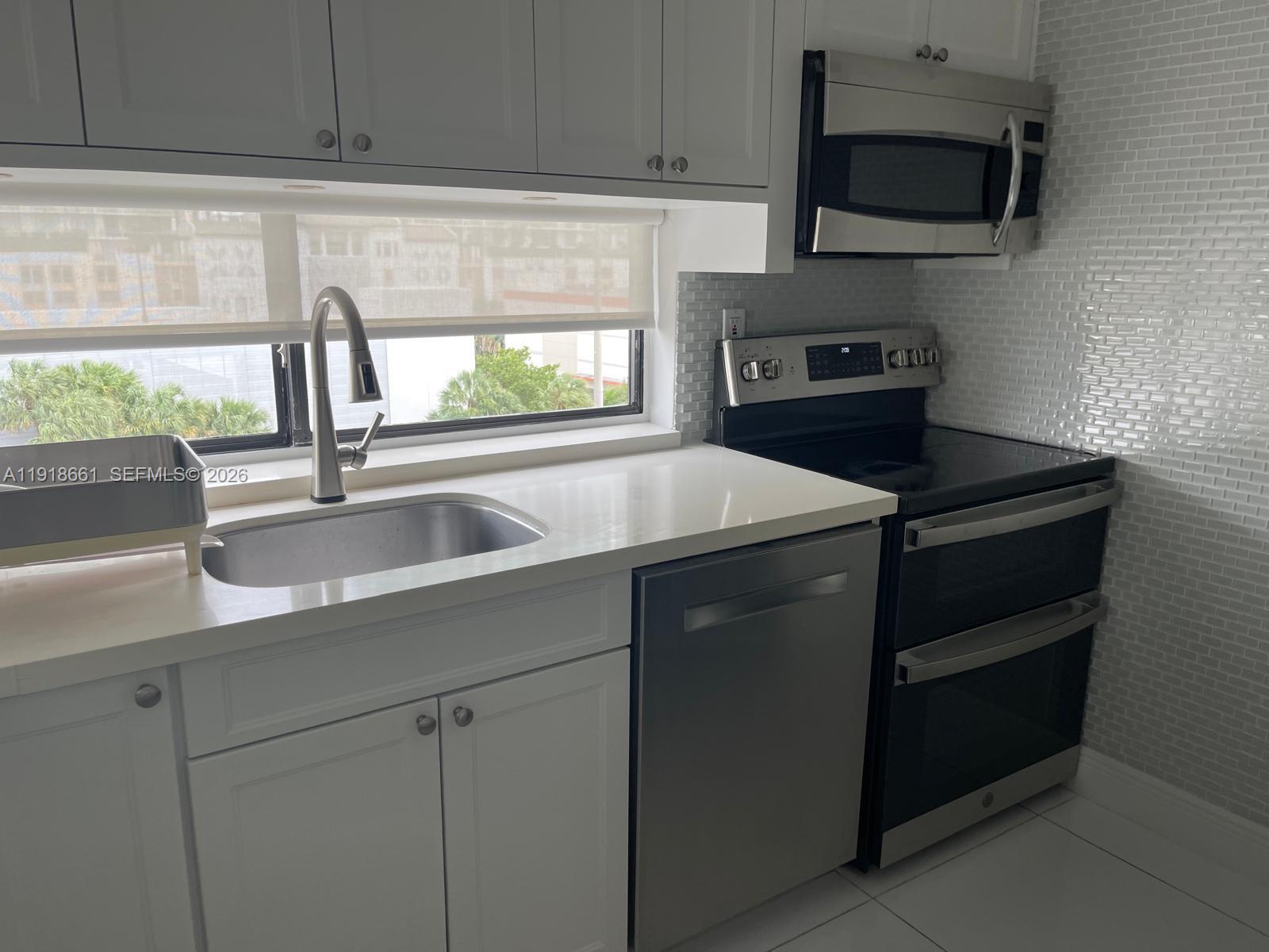 PLAZA OF AMERICAS CONDO P - Residential