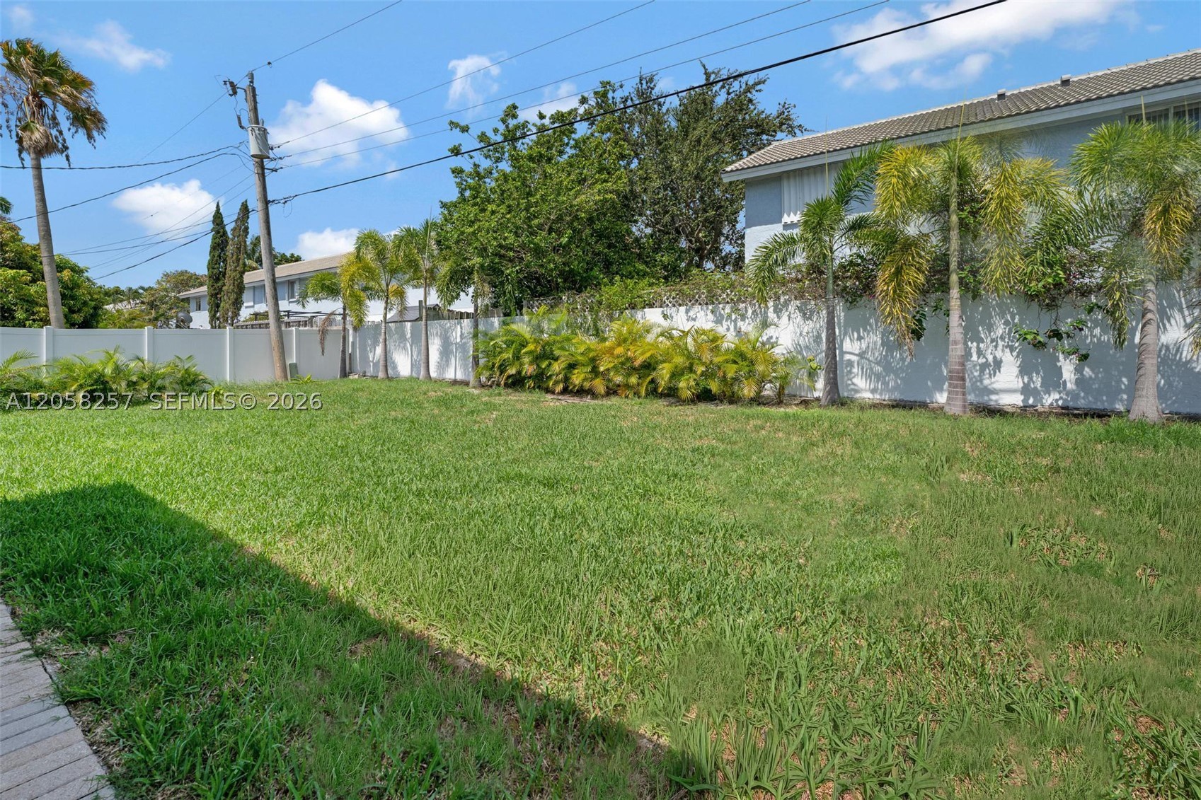 CORAL MANOR FOURTH ADD - Residential