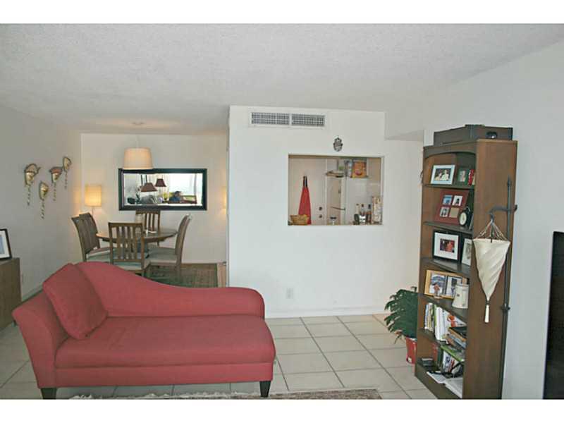 ISLAND BREAKERS CONDO - Residential Lease