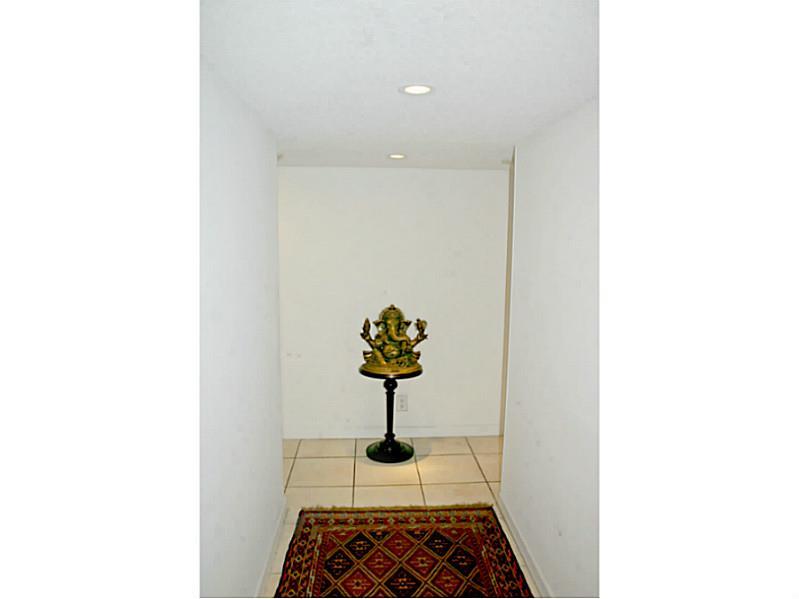 ISLAND BREAKERS CONDO - Residential Lease