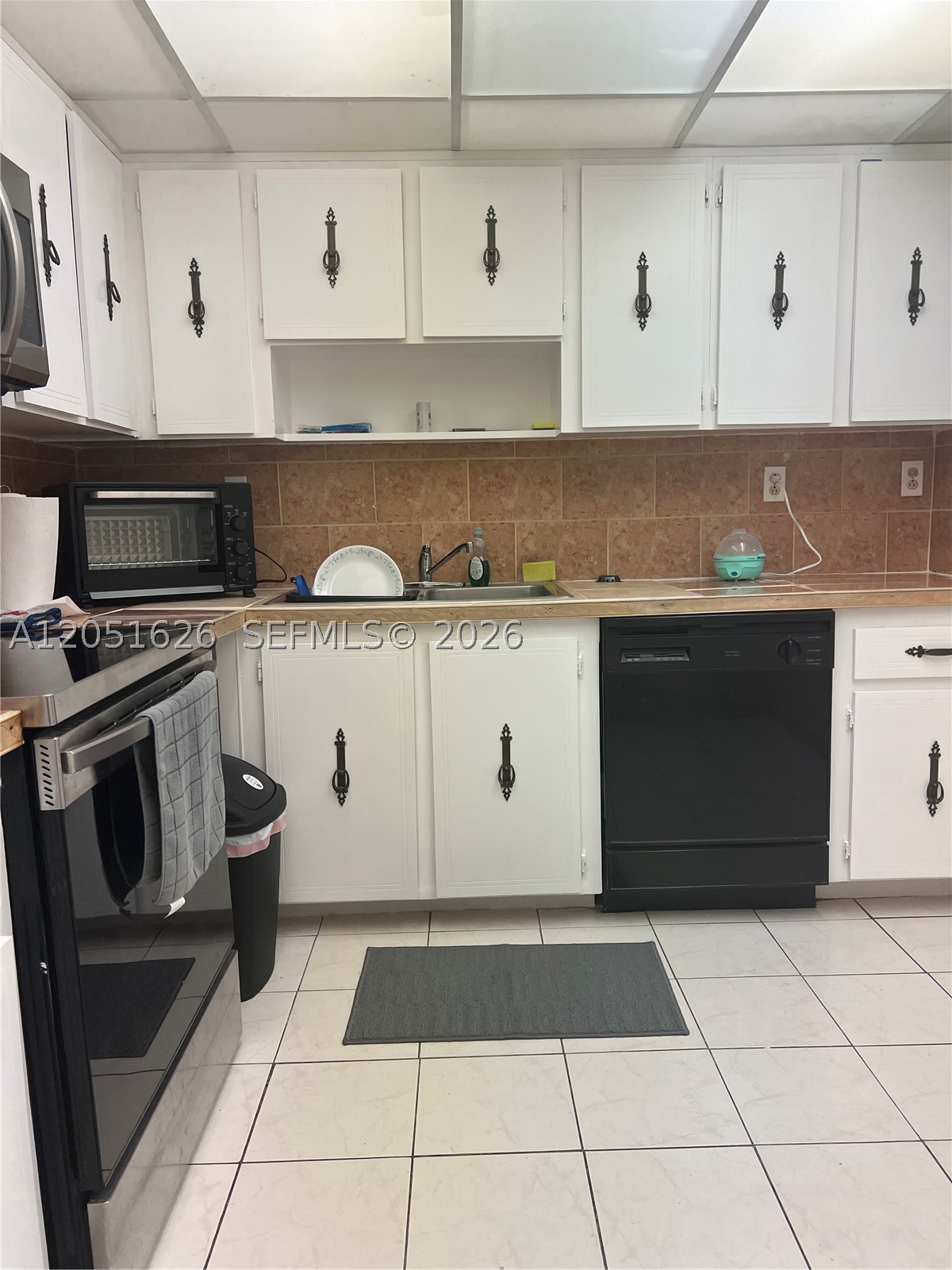 WINDWARD II CONDO - Residential Lease