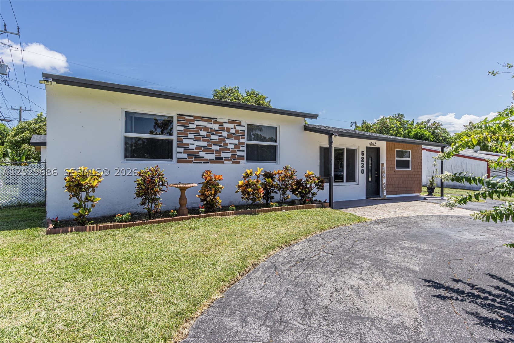 BROADVIEW COUNTRY CLUB ES - Residential