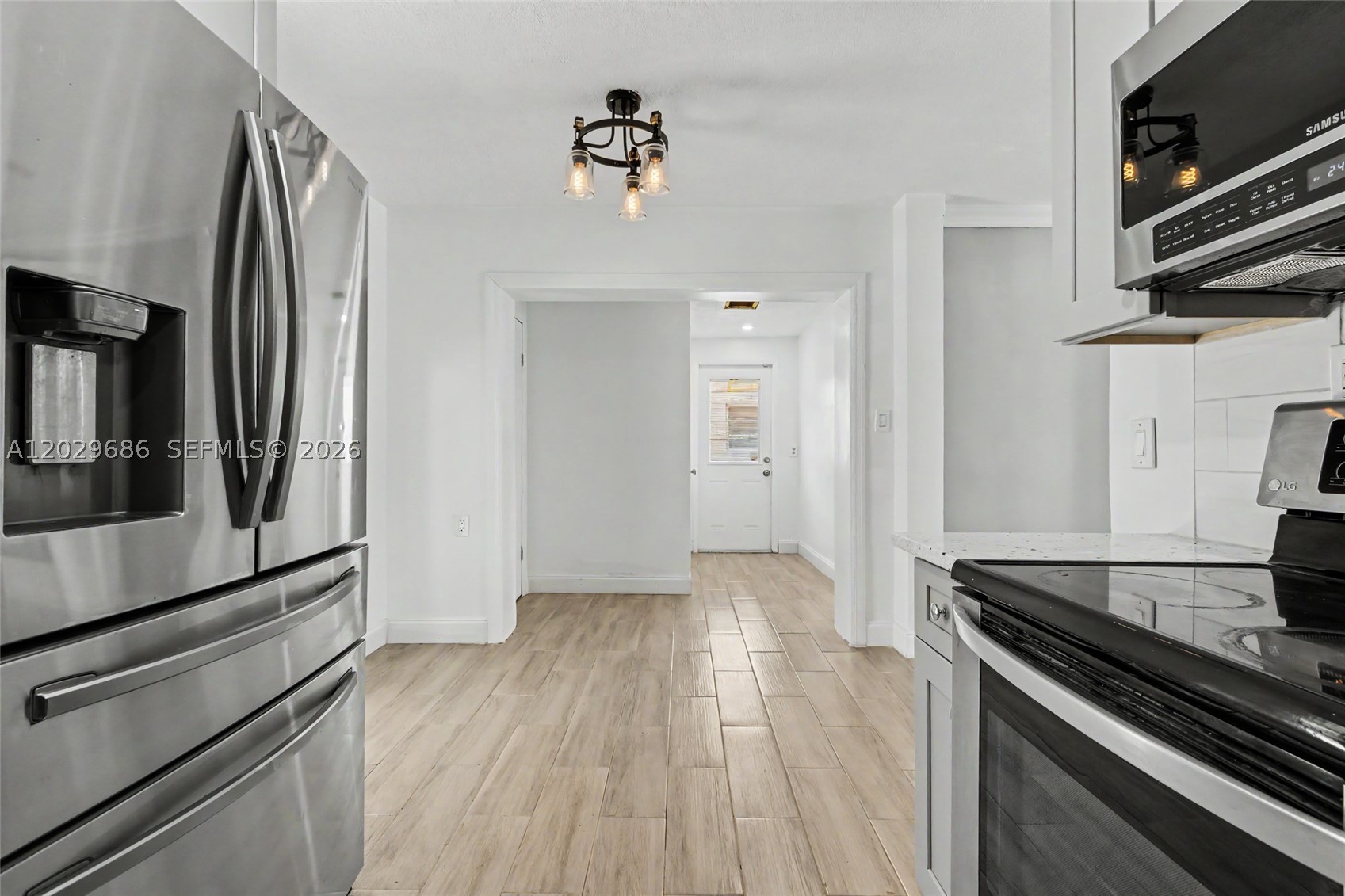 BROADVIEW COUNTRY CLUB ES - Residential