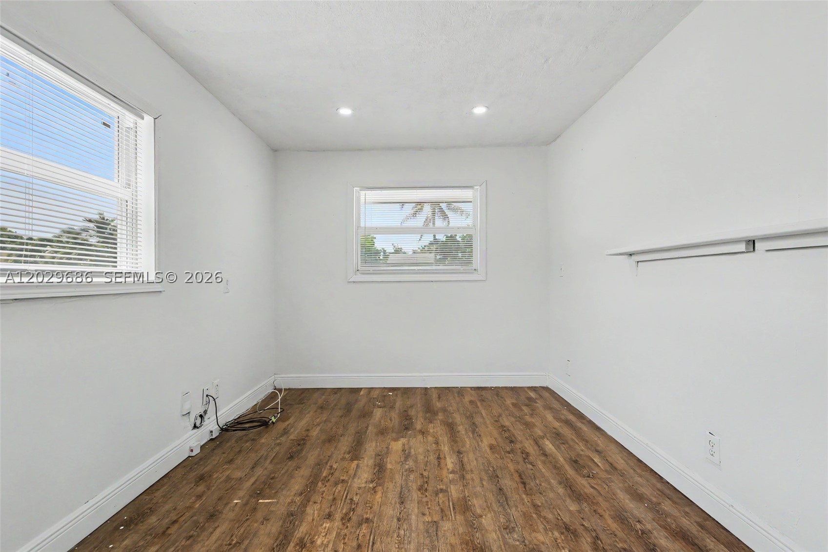 BROADVIEW COUNTRY CLUB ES - Residential
