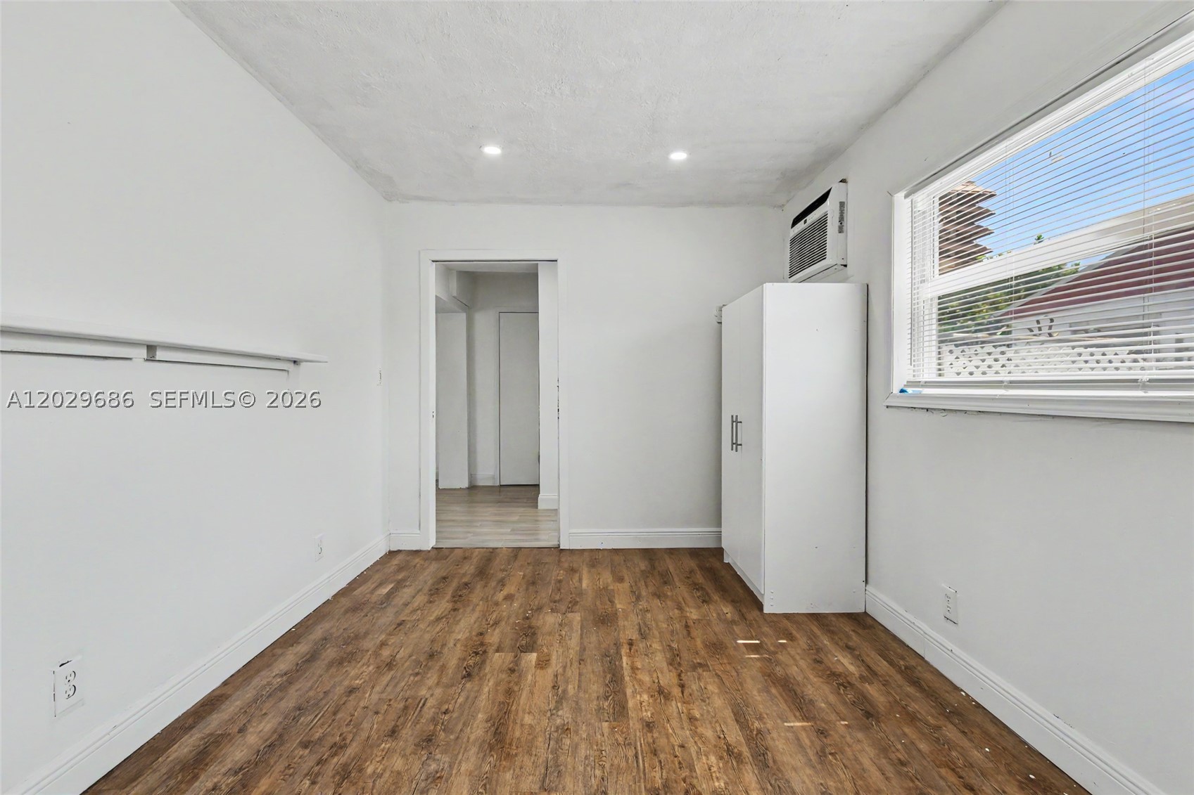 BROADVIEW COUNTRY CLUB ES - Residential