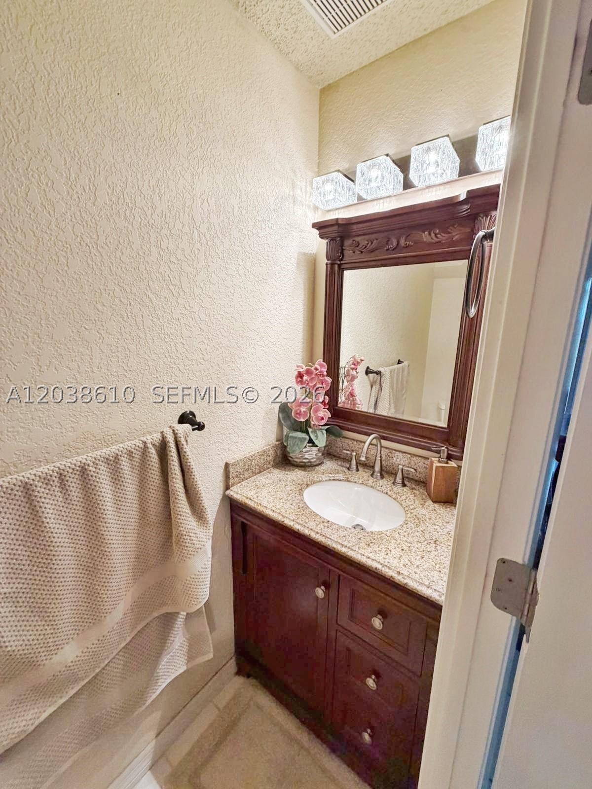 PEMBROKE POINTE - Residential