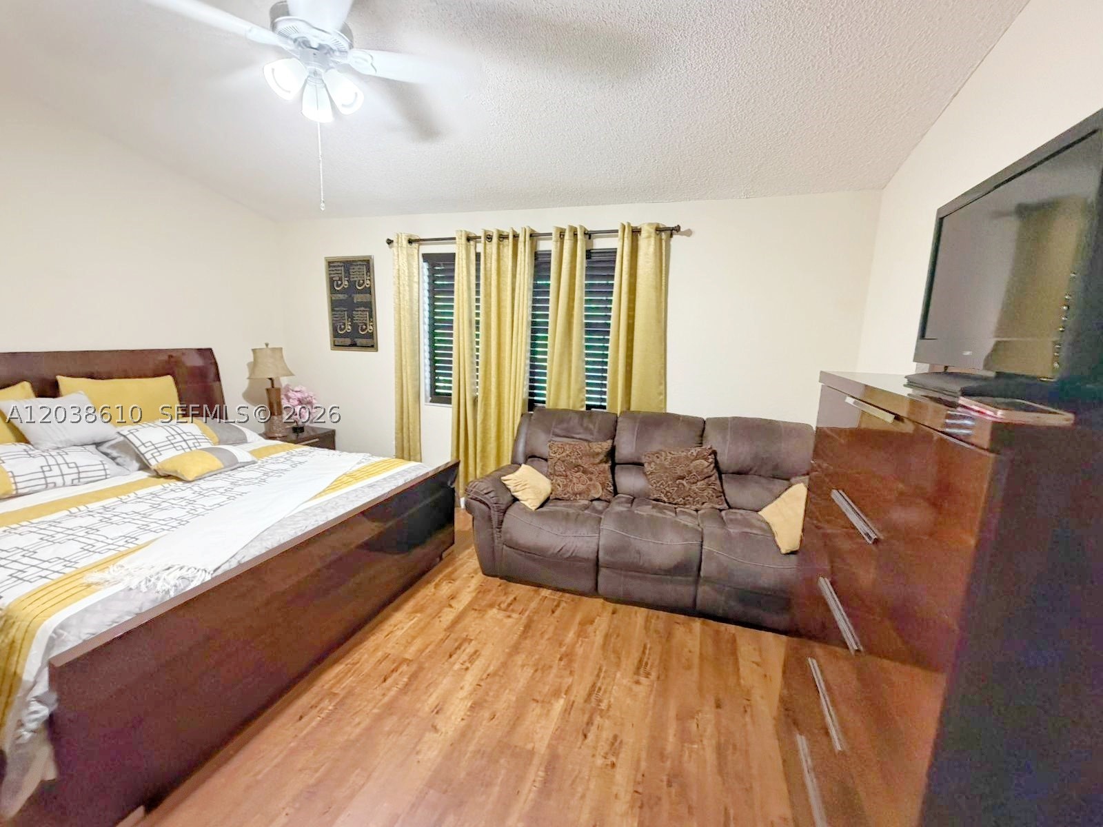 PEMBROKE POINTE - Residential