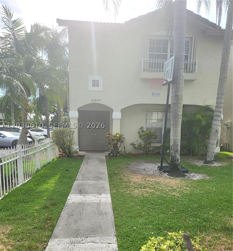 PEMBROKE POINTE - Residential