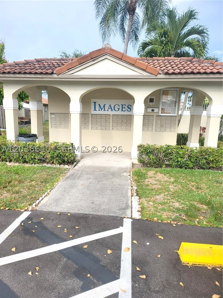 PEMBROKE POINTE - Residential