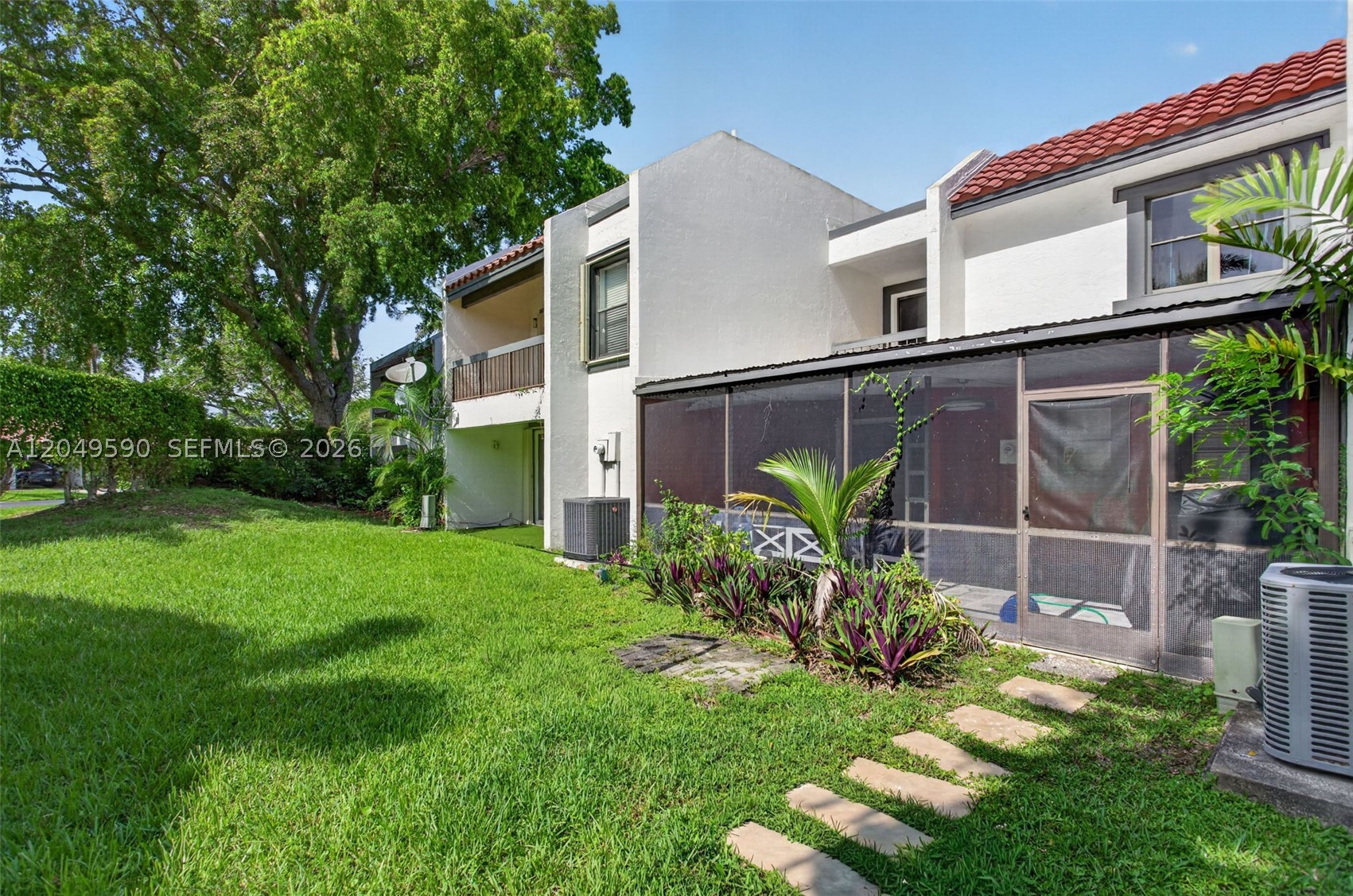 TOWNHOUSE VILLAGE AT BONA - Residential Lease