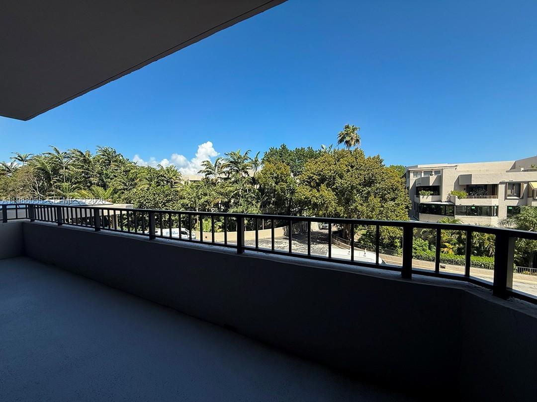 THE EMERALDBAY @ KEY COLO - Residential