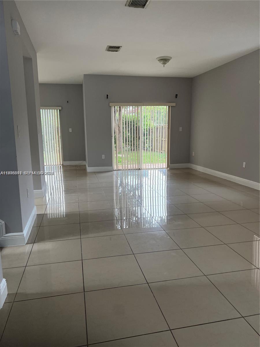 EMILIOS PLACE AT OASIS - Residential