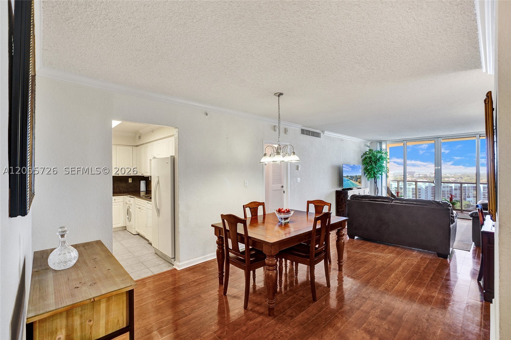 WAVE CONDO - Residential