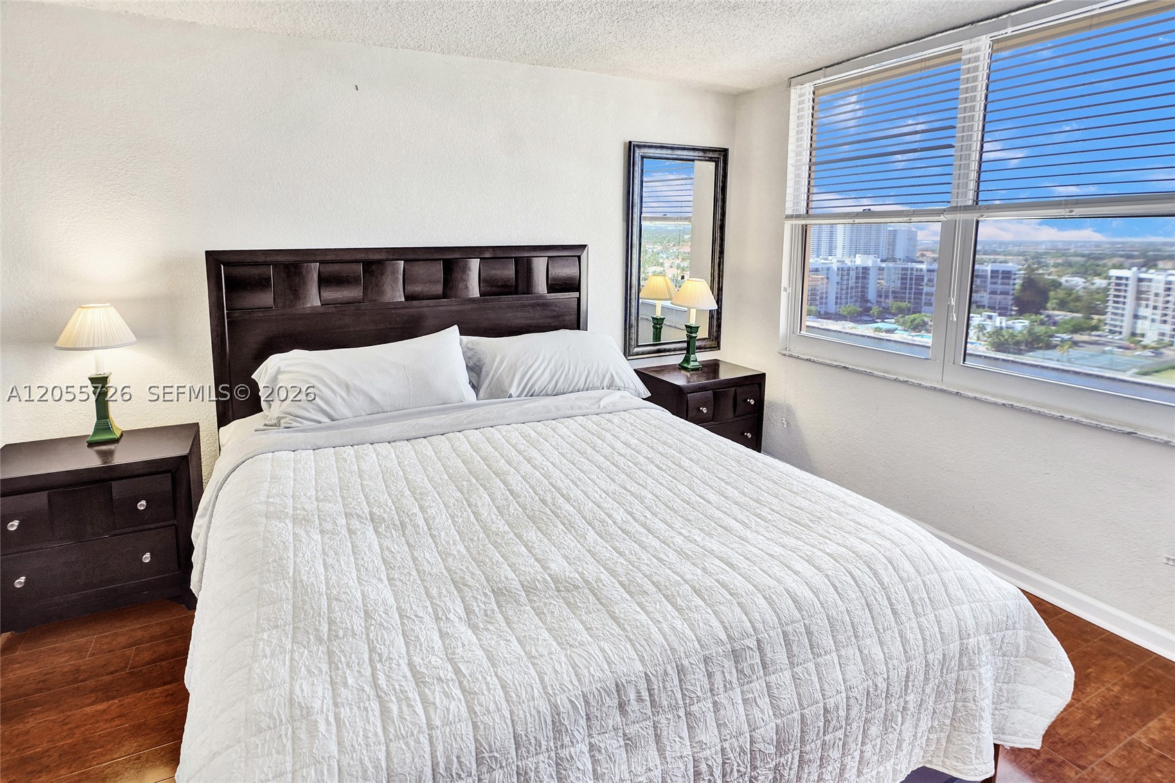 WAVE CONDO - Residential