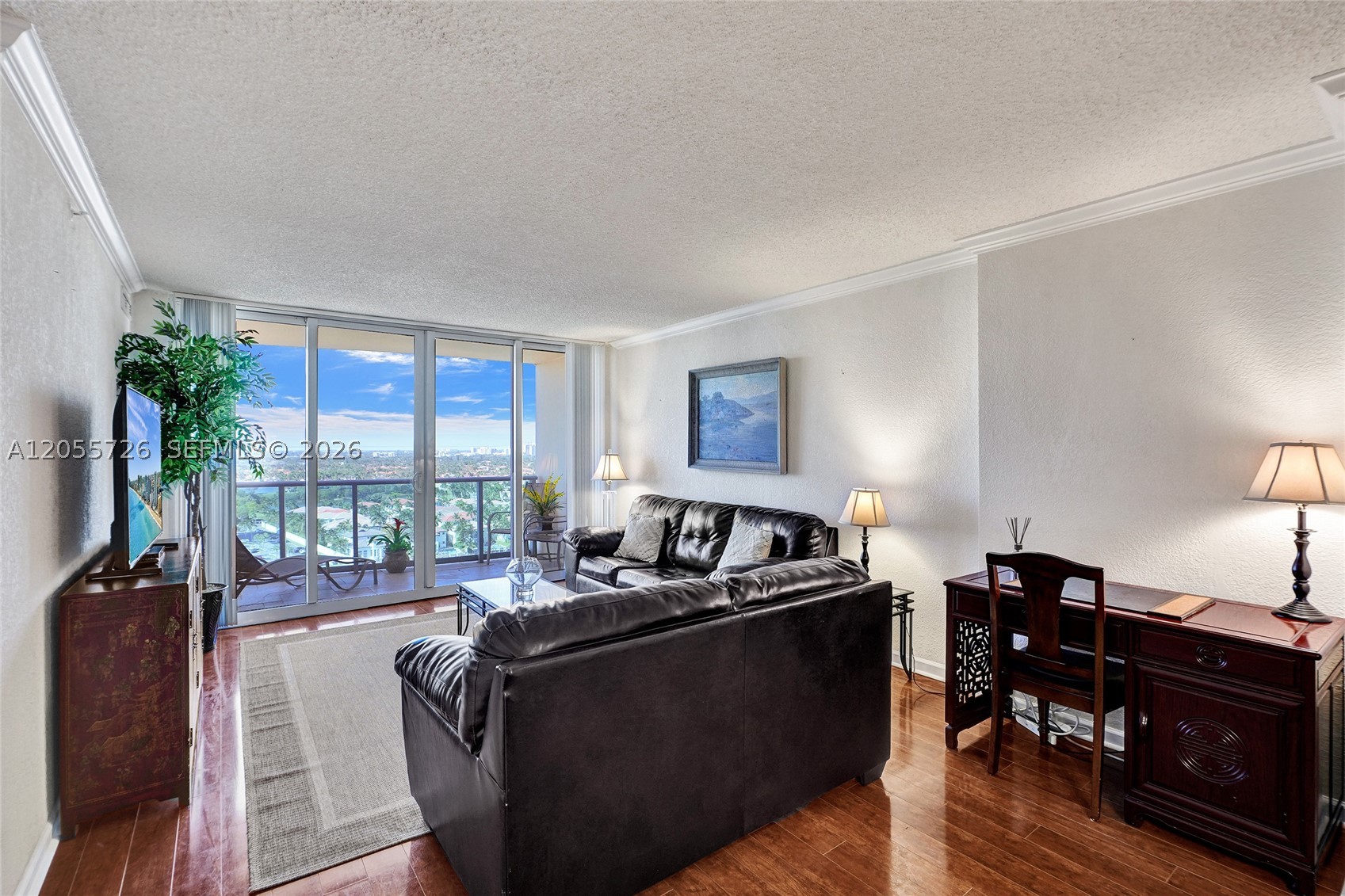 WAVE CONDO - Residential