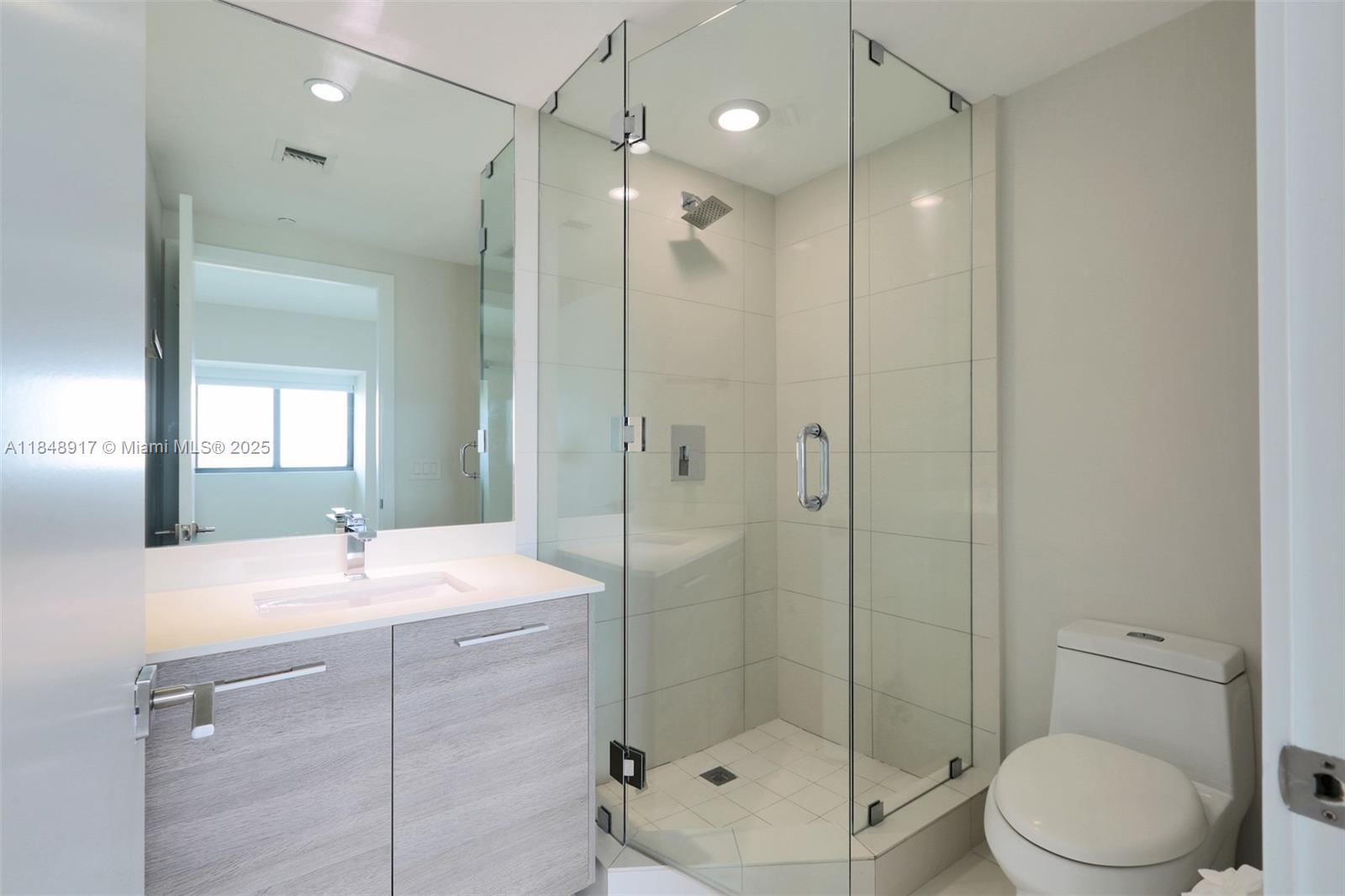 PARAISO BAY CONDO - Residential Lease