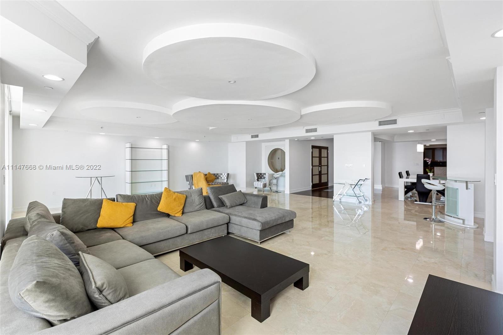 HAMPTONS SOUTH CONDO - Residential