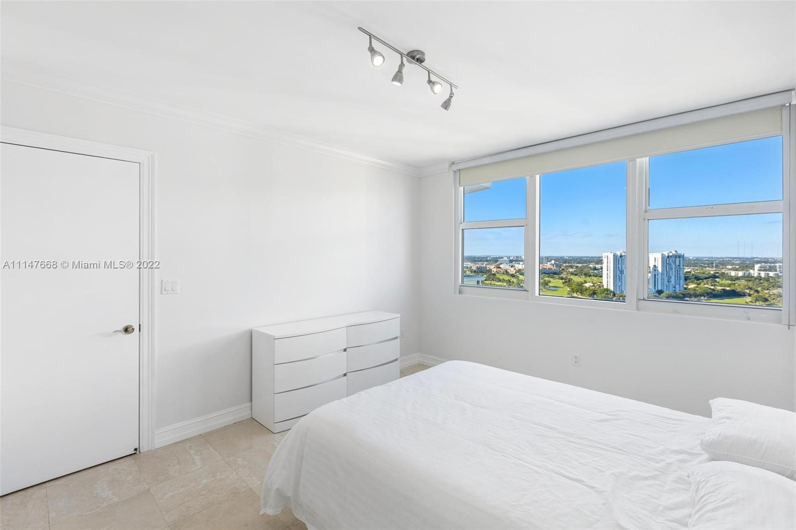 HAMPTONS SOUTH CONDO - Residential