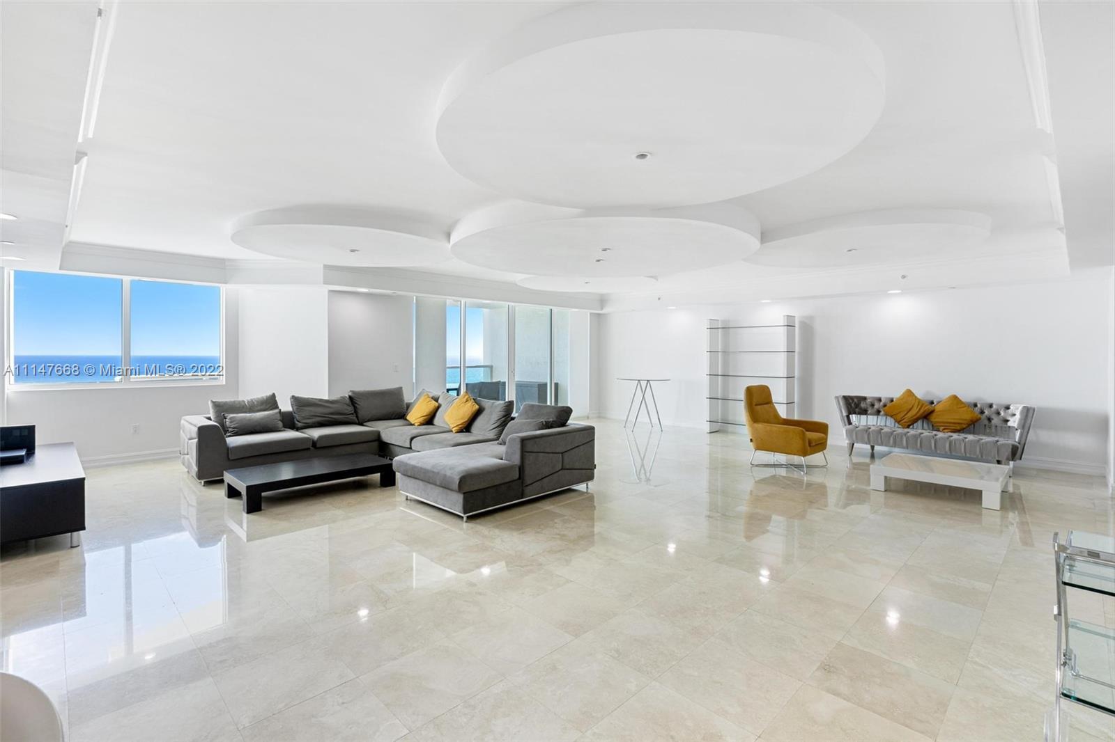 HAMPTONS SOUTH CONDO - Residential
