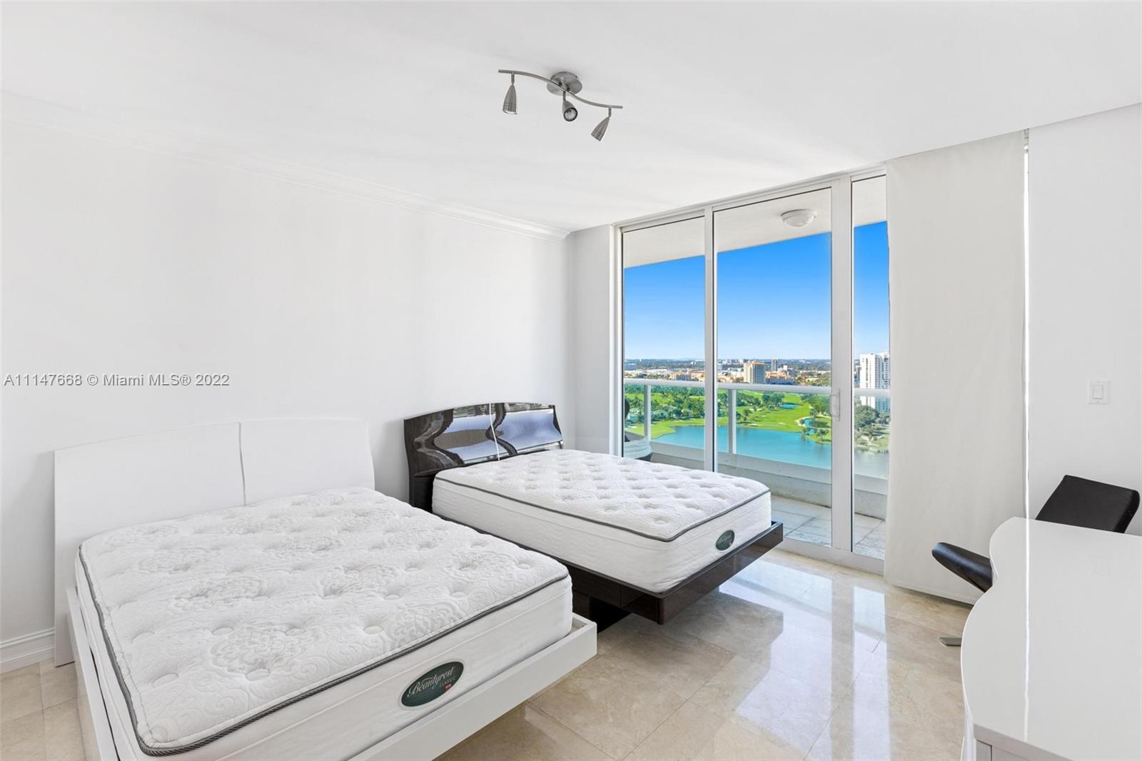 HAMPTONS SOUTH CONDO - Residential