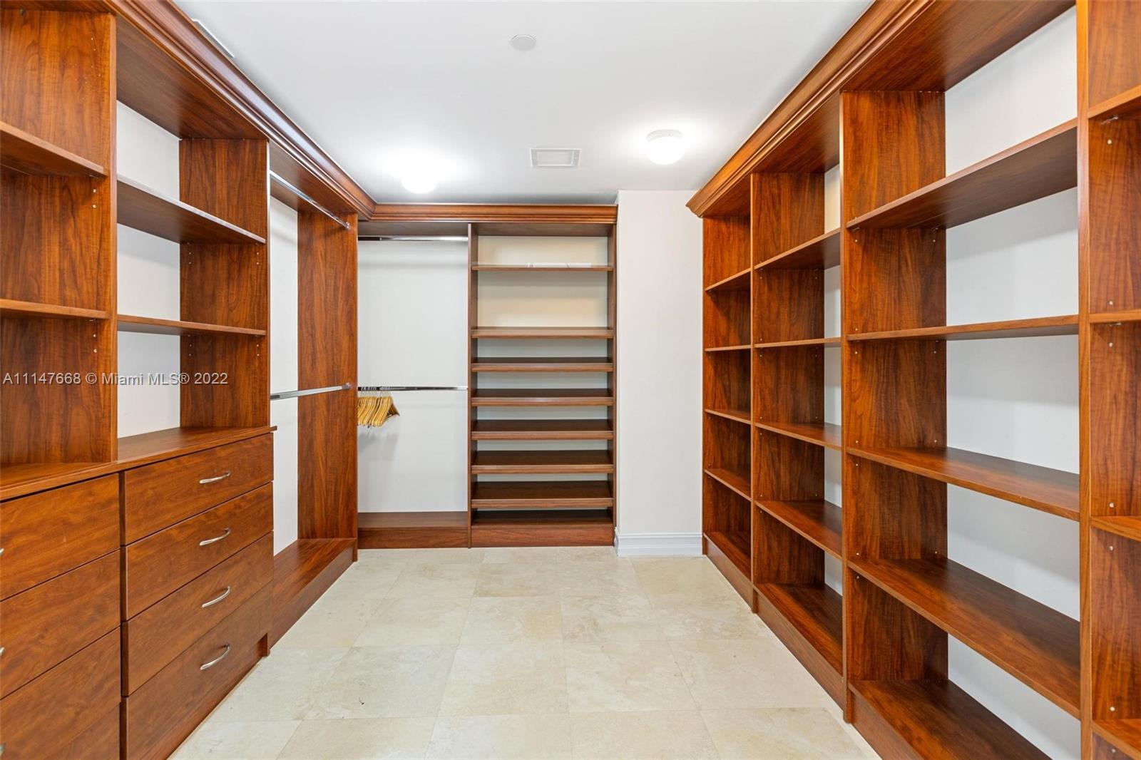 HAMPTONS SOUTH CONDO - Residential