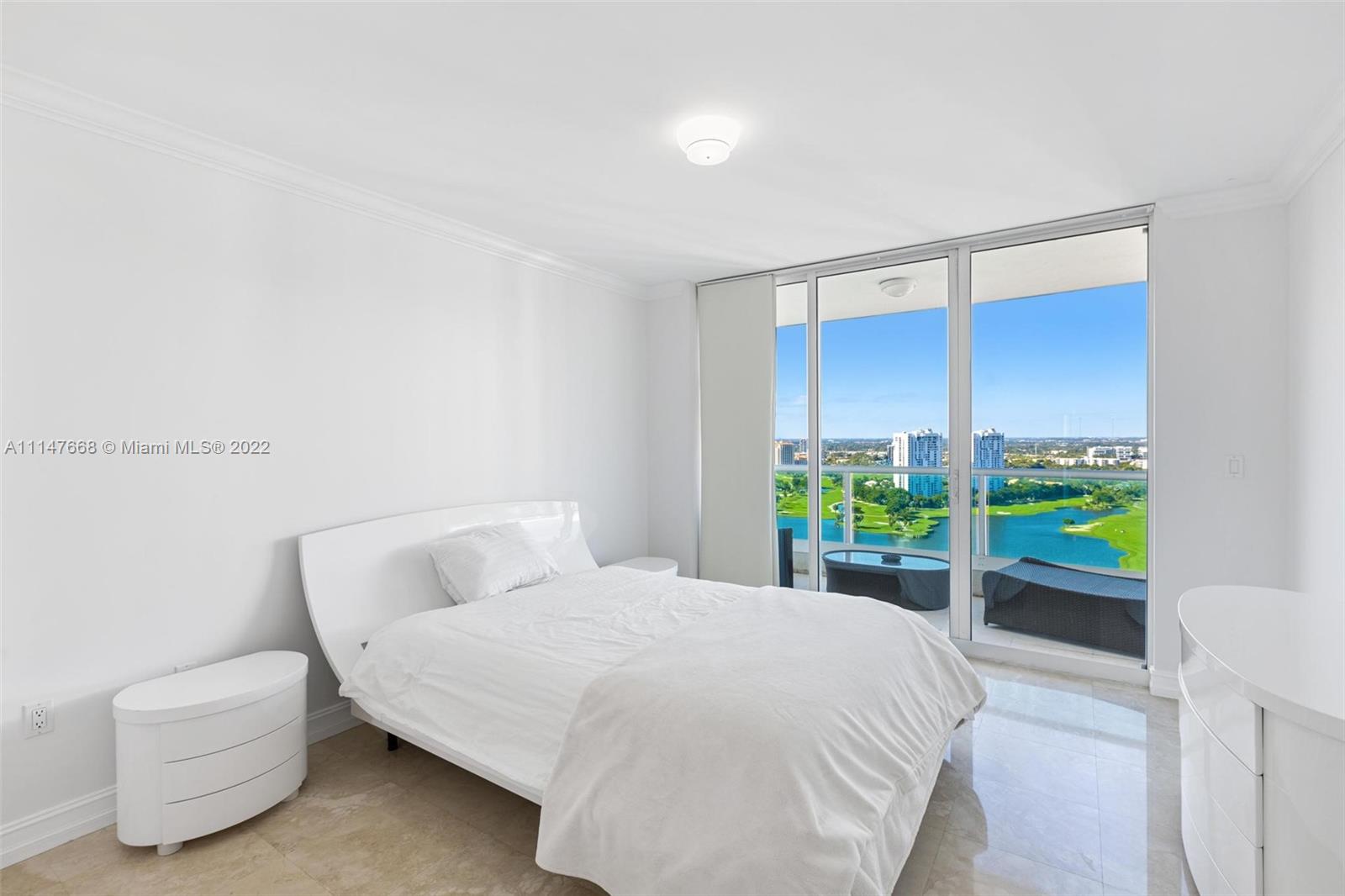 HAMPTONS SOUTH CONDO - Residential