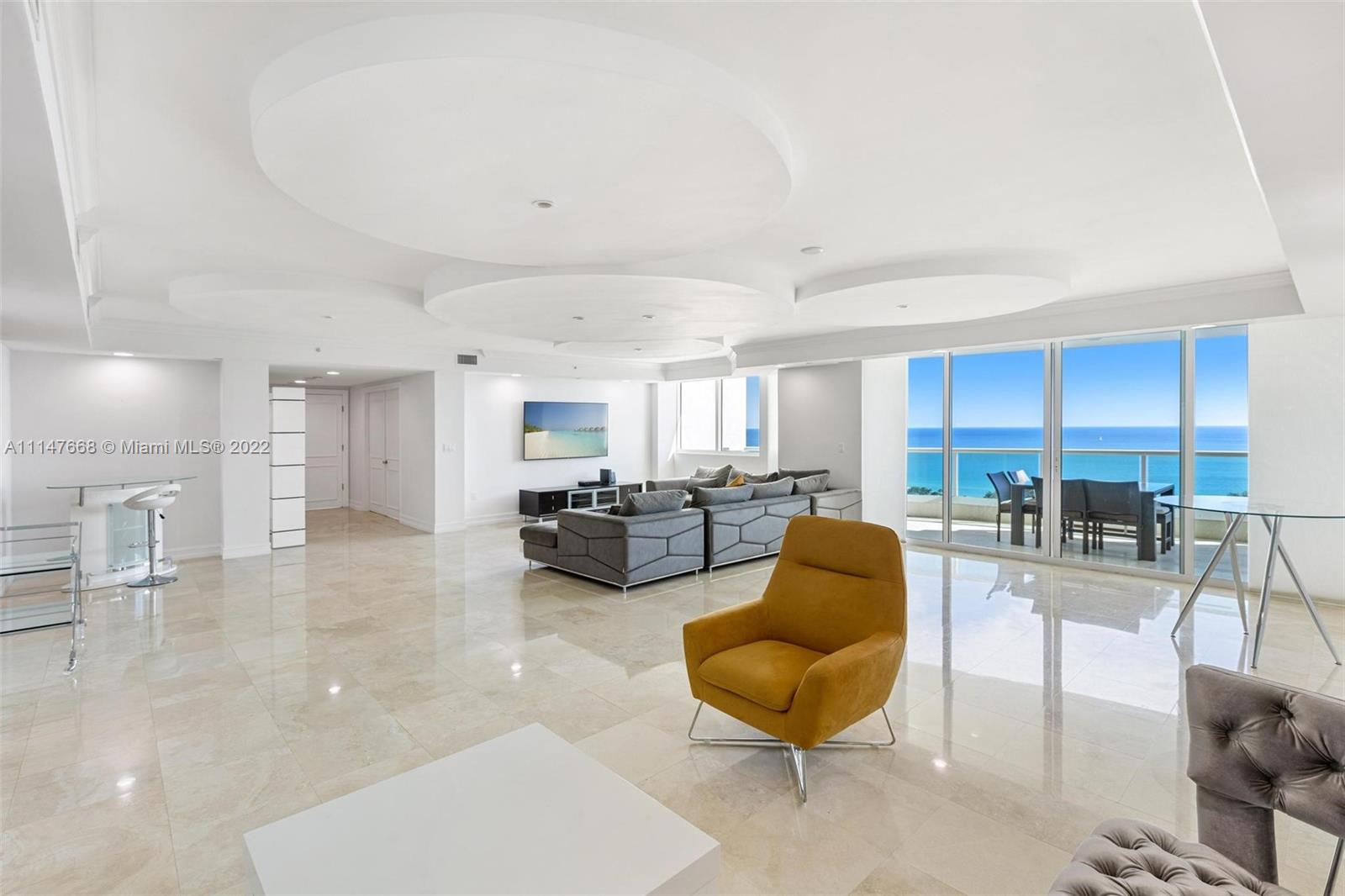 HAMPTONS SOUTH CONDO - Residential