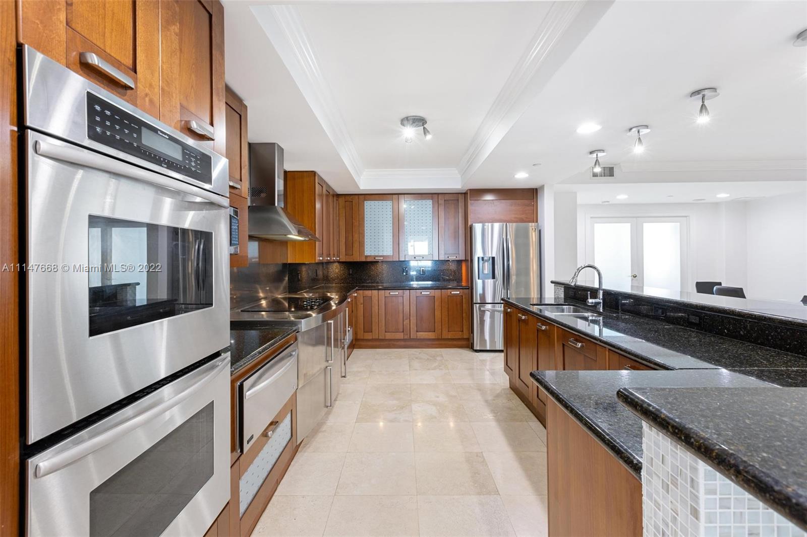 HAMPTONS SOUTH CONDO - Residential