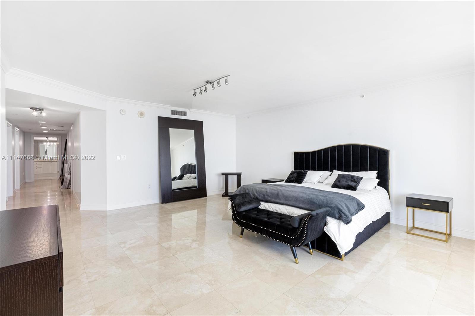 HAMPTONS SOUTH CONDO - Residential