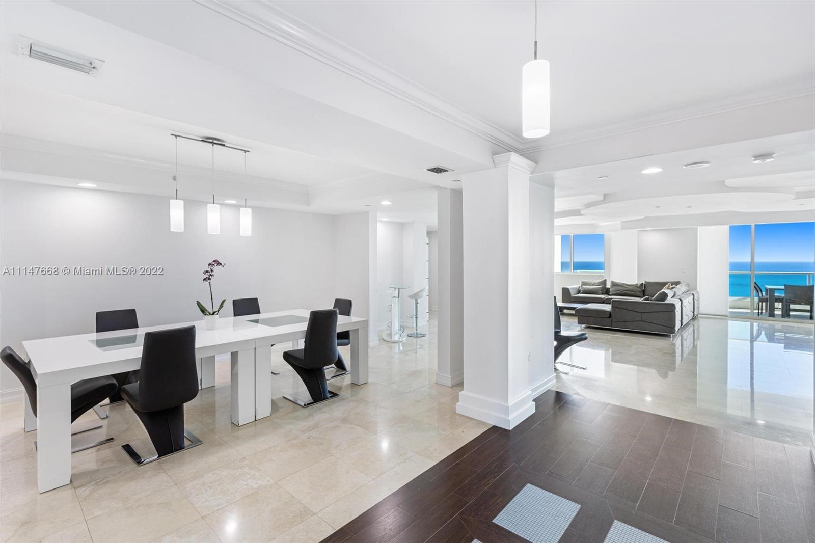HAMPTONS SOUTH CONDO - Residential