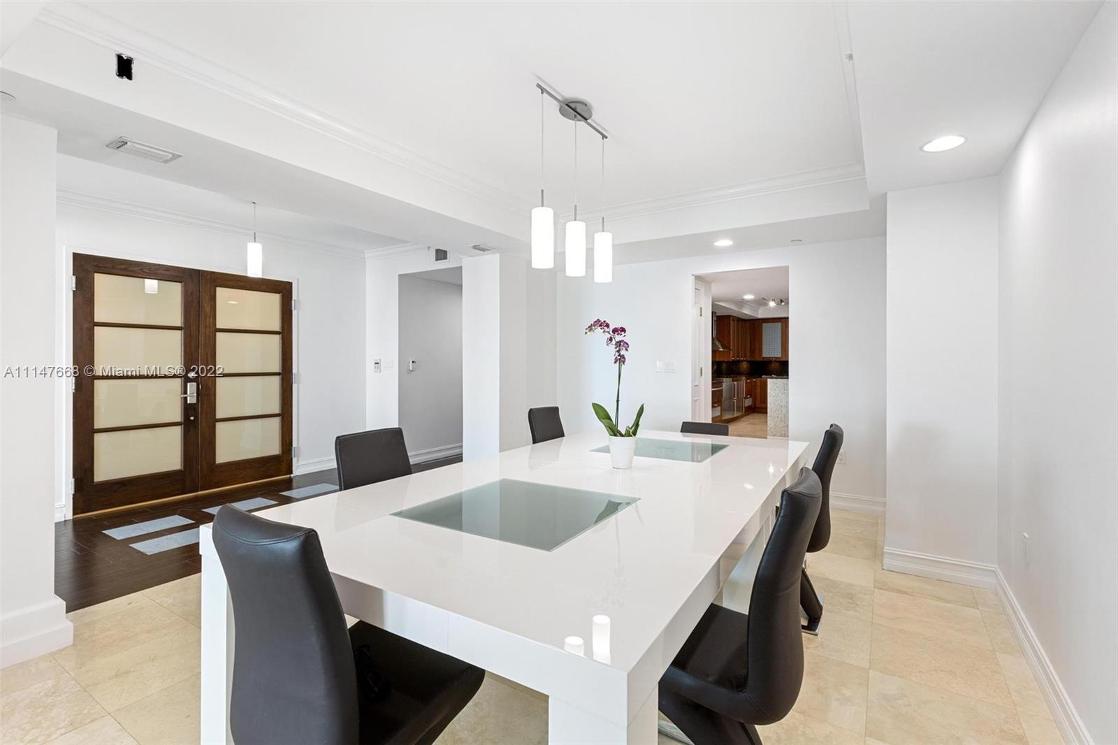 HAMPTONS SOUTH CONDO - Residential