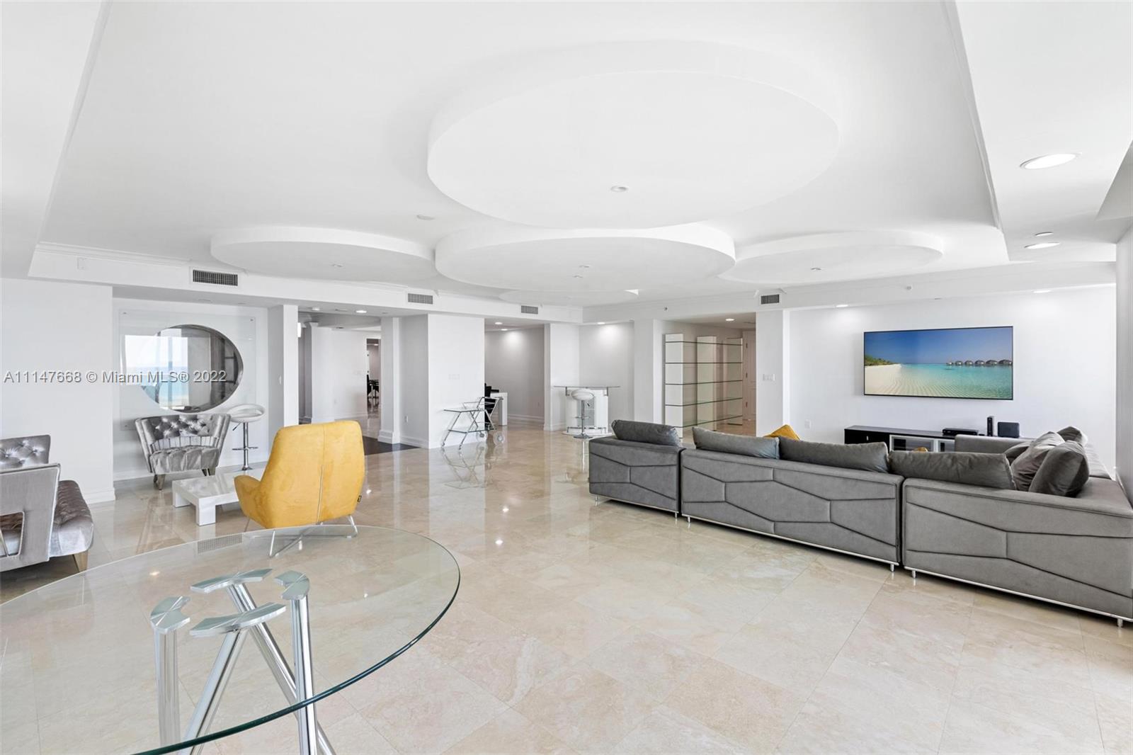 HAMPTONS SOUTH CONDO - Residential