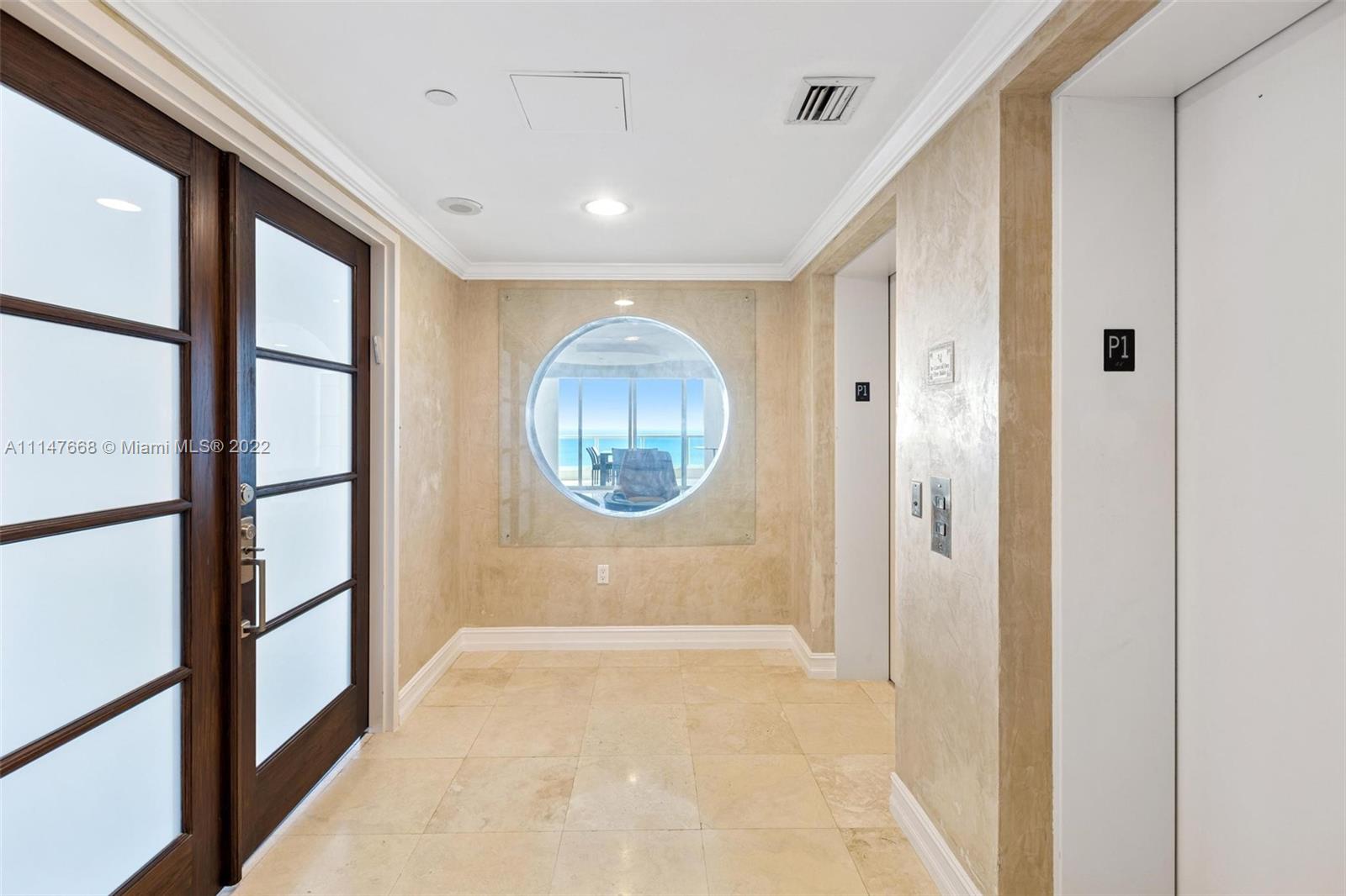 HAMPTONS SOUTH CONDO - Residential