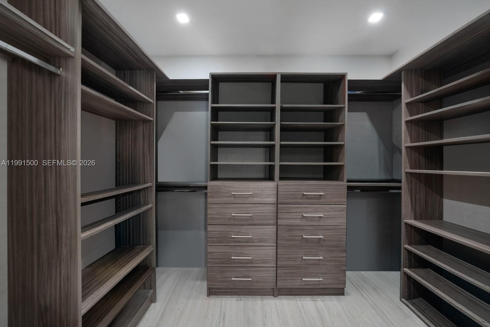 SOLIMAR CONDO - Residential