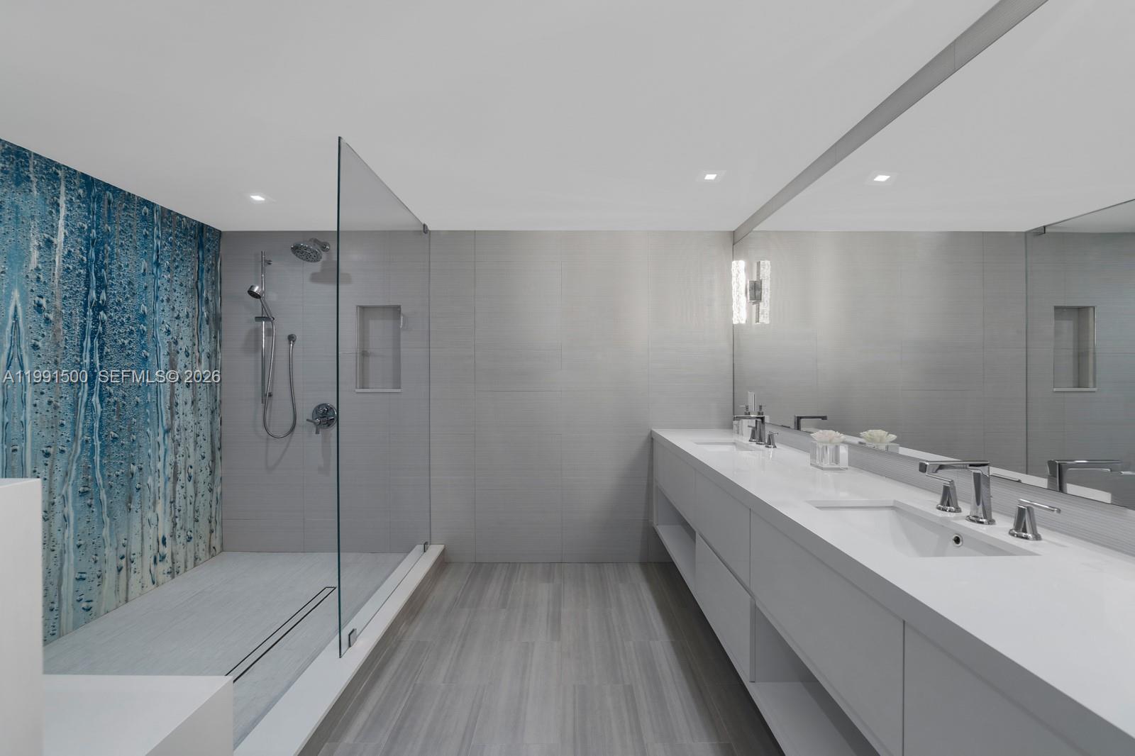SOLIMAR CONDO - Residential