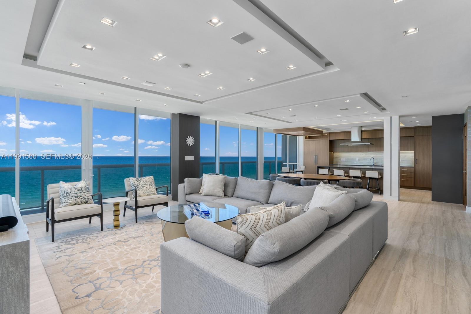 SOLIMAR CONDO - Residential