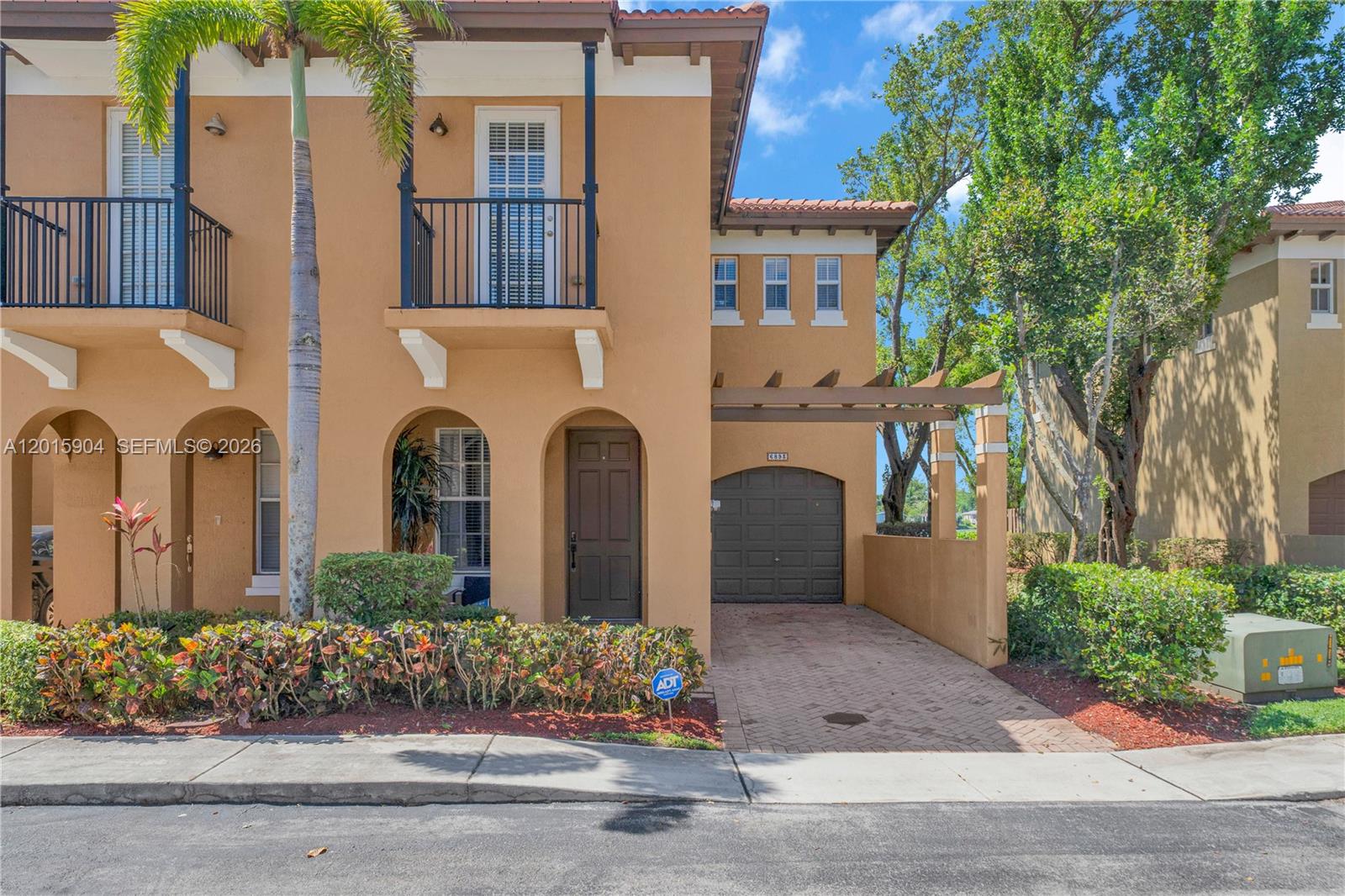 HILLSBORO ASSOCIATES PLAT - Residential