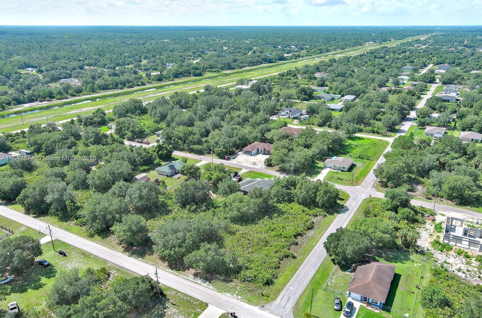 LEHIGH ACRES - Land