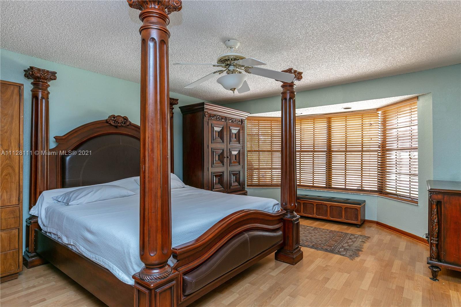 MANGO PARK ESTATES - Residential