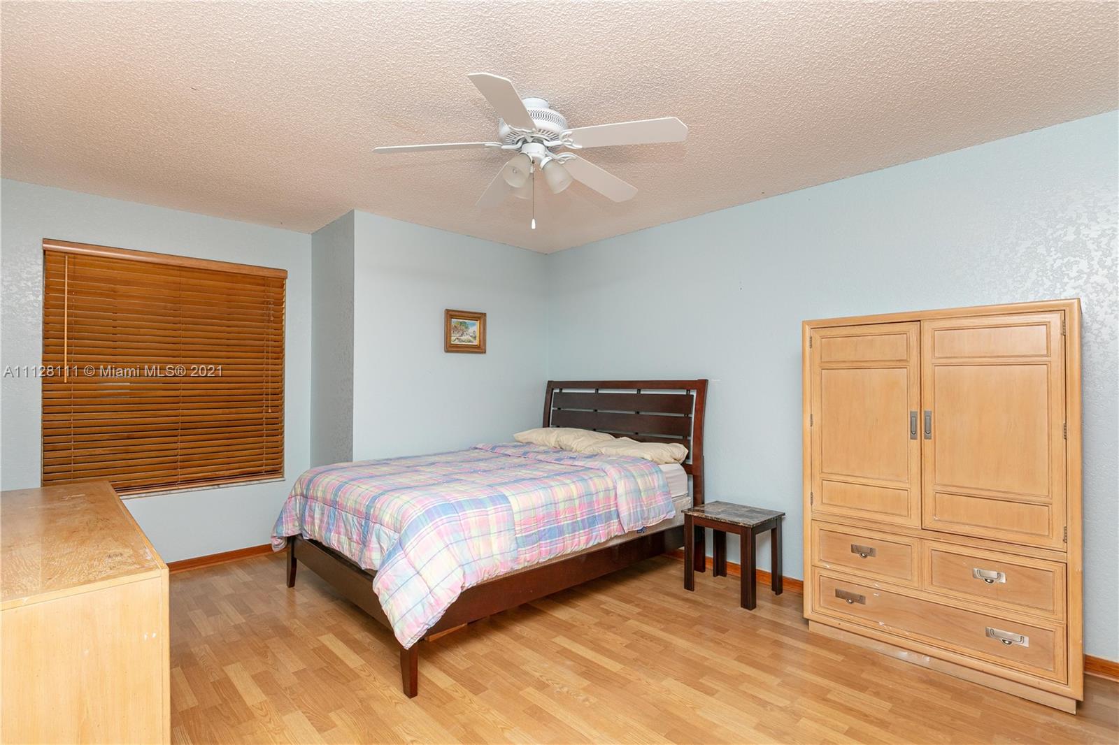 MANGO PARK ESTATES - Residential