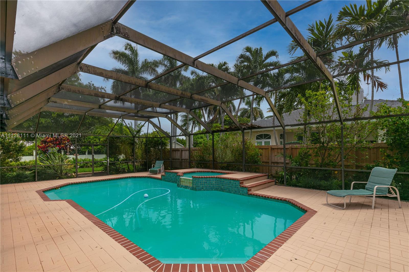 MANGO PARK ESTATES - Residential