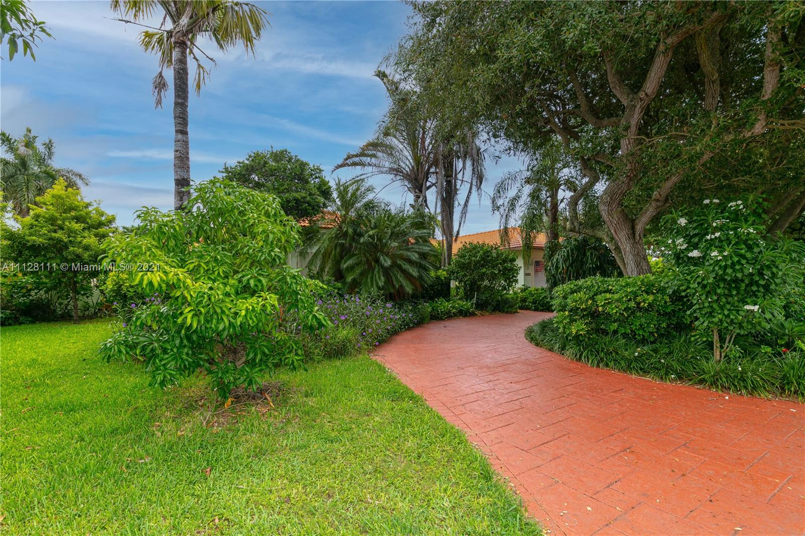 MANGO PARK ESTATES - Residential